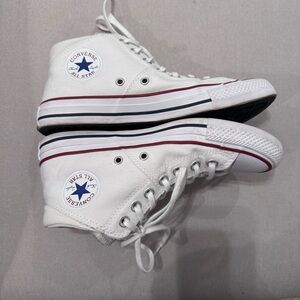 Women’s Chuck Taylor Mid Top Sz 8